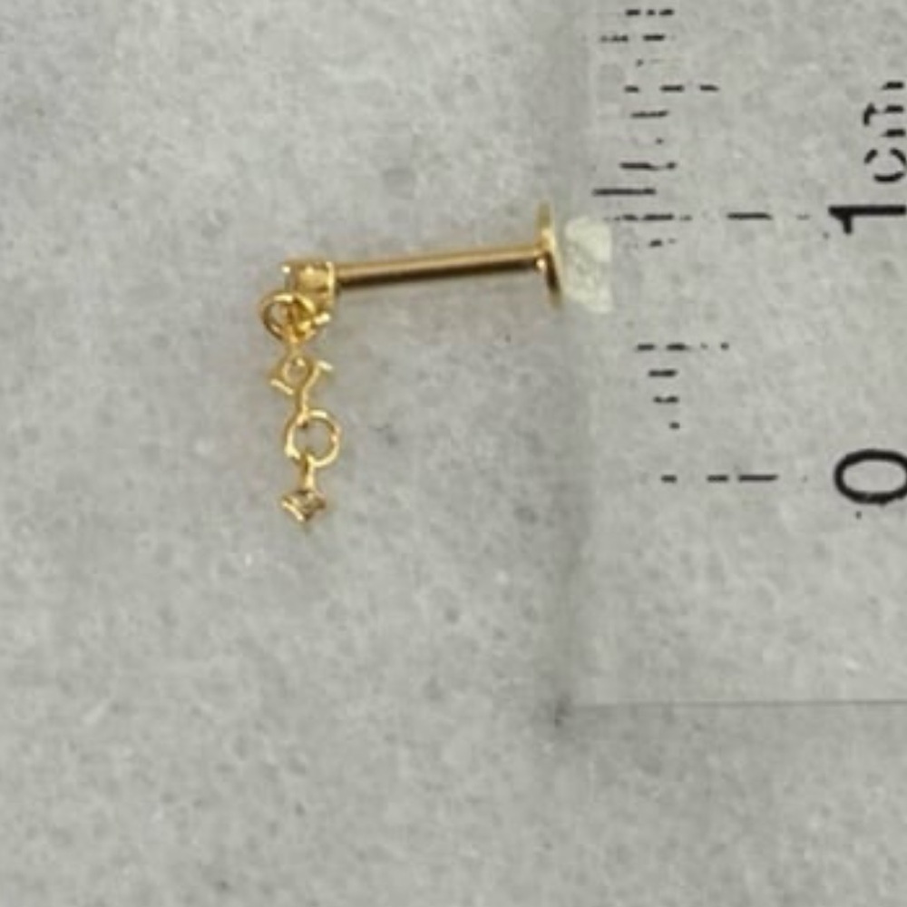 Gold Crystal Chain Dangle Carrilage Earring
Brand New - Picture 4 of 5